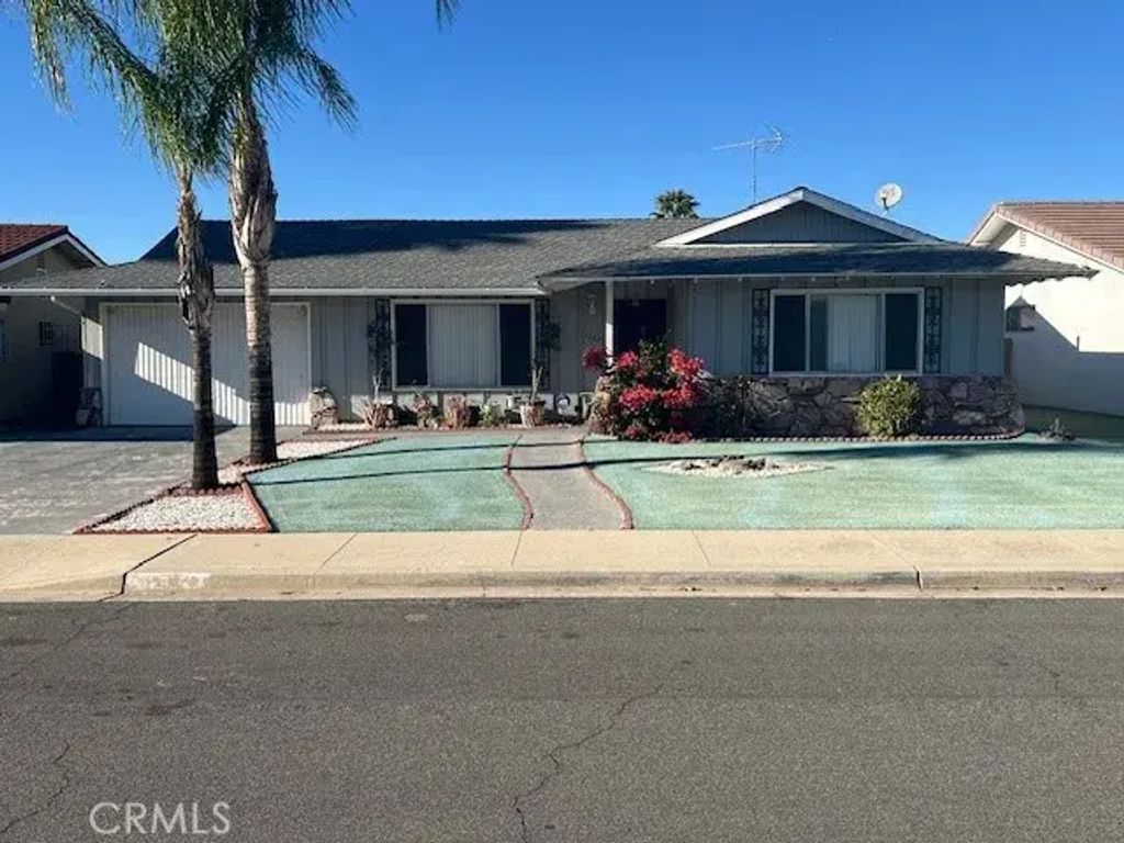 1140 Amberwood Drive, Hemet