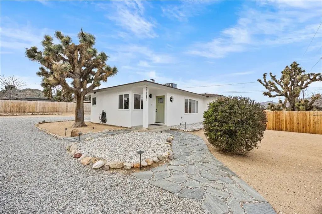 55585 Onaga, Yucca Valley