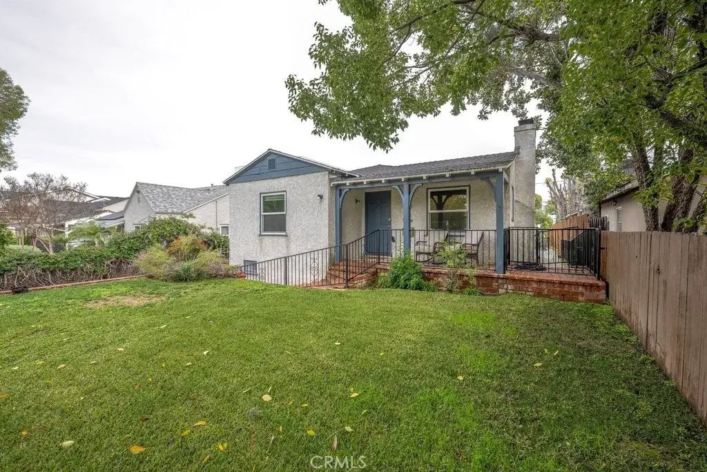 210 N Naomi, Burbank