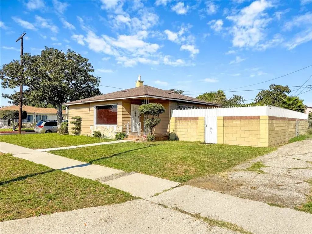 1301 E 106th, Los Angeles