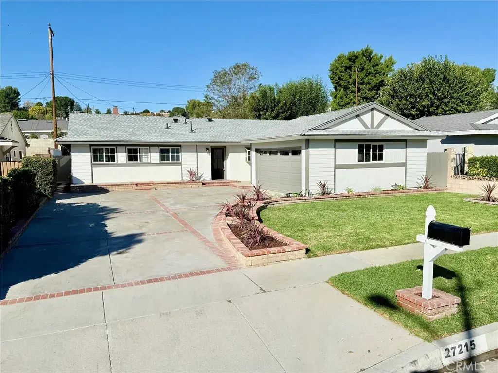 27215 Elias, Saugus
