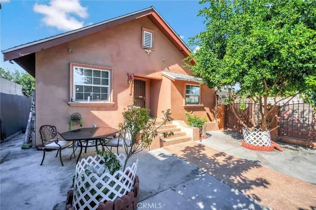 5307-5307 1/2 Compton Avenue, Los Angeles
