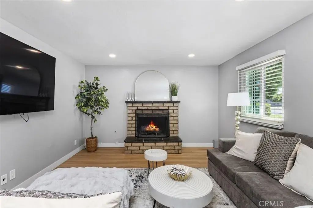 123 E Wilson, Orange