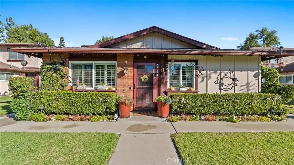 1149 W Calle De La Luna 1, Azusa