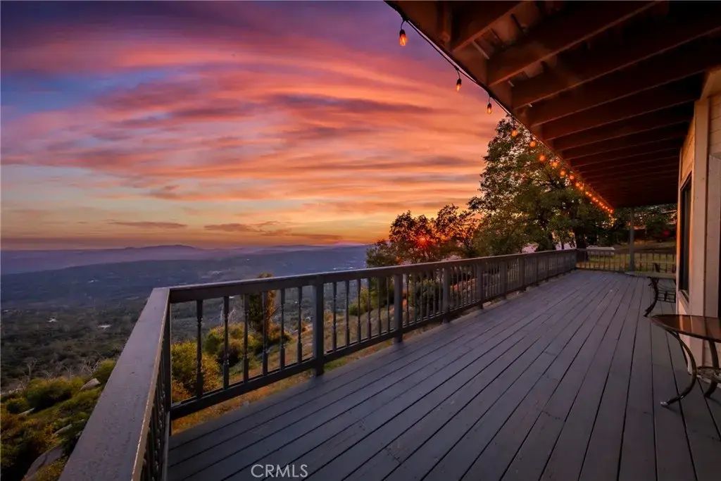 33177 Cascadel Heights Drive, North Fork