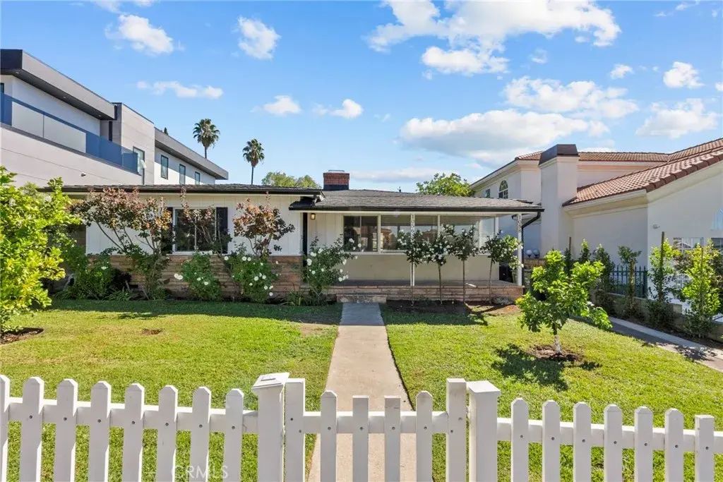 1056 E Orange Grove, Burbank