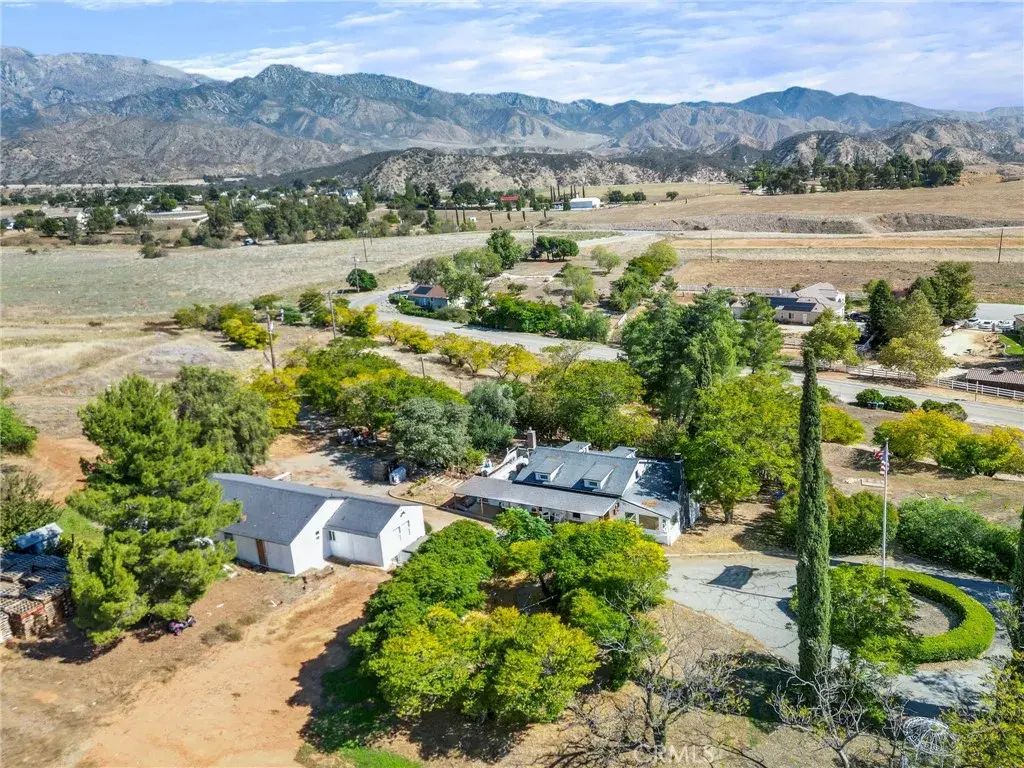 11055 Sunset, Banning
