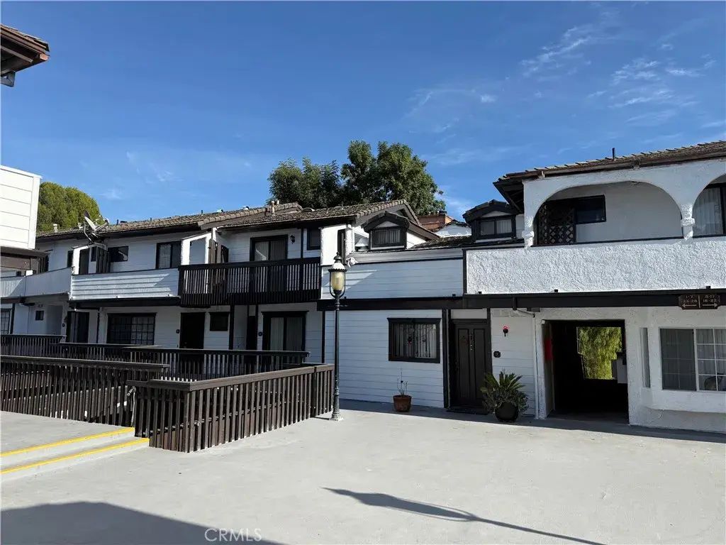 5250 Colodny Drive 21, Agoura Hills