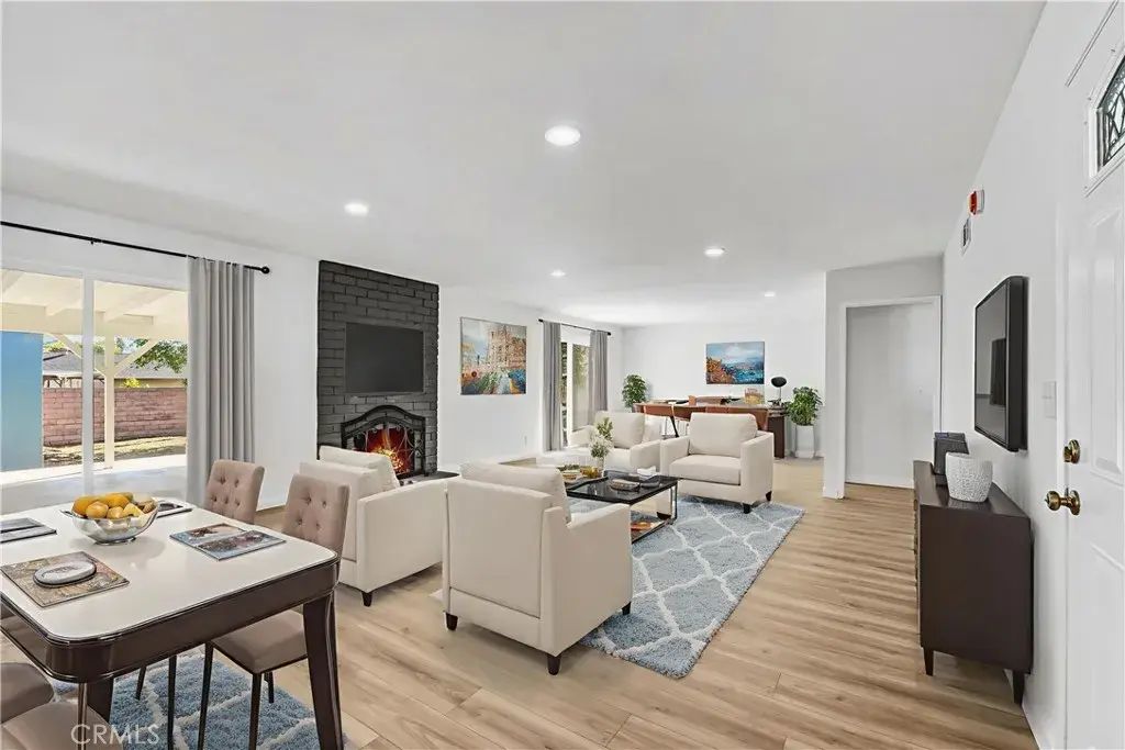 7536 Shoup, West Hills