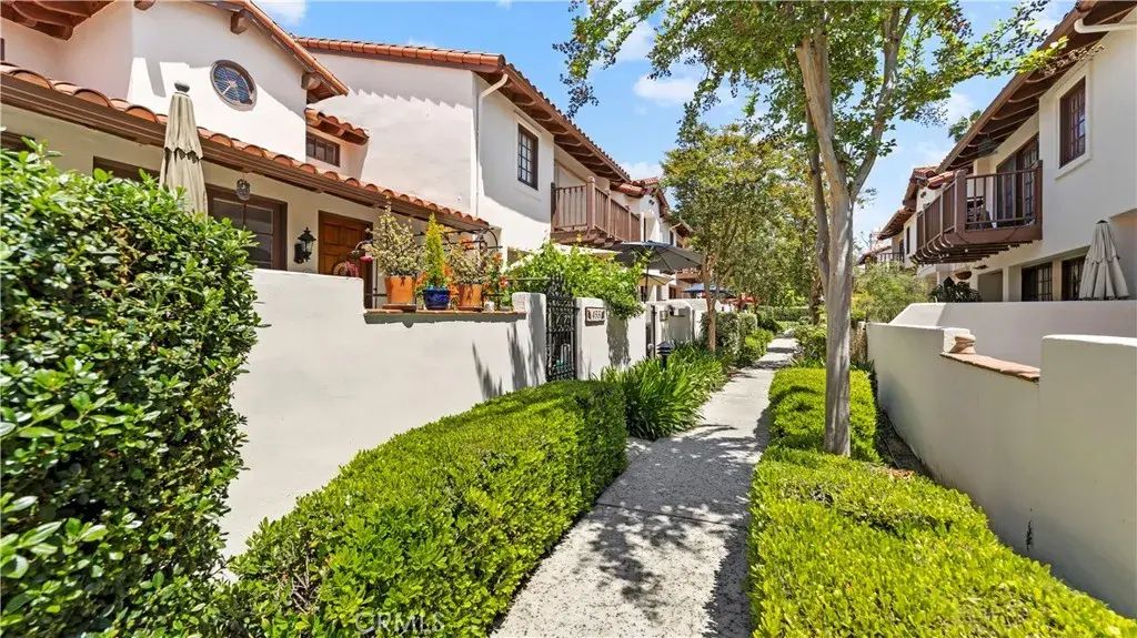 425 E Bougainvillea, Glendora