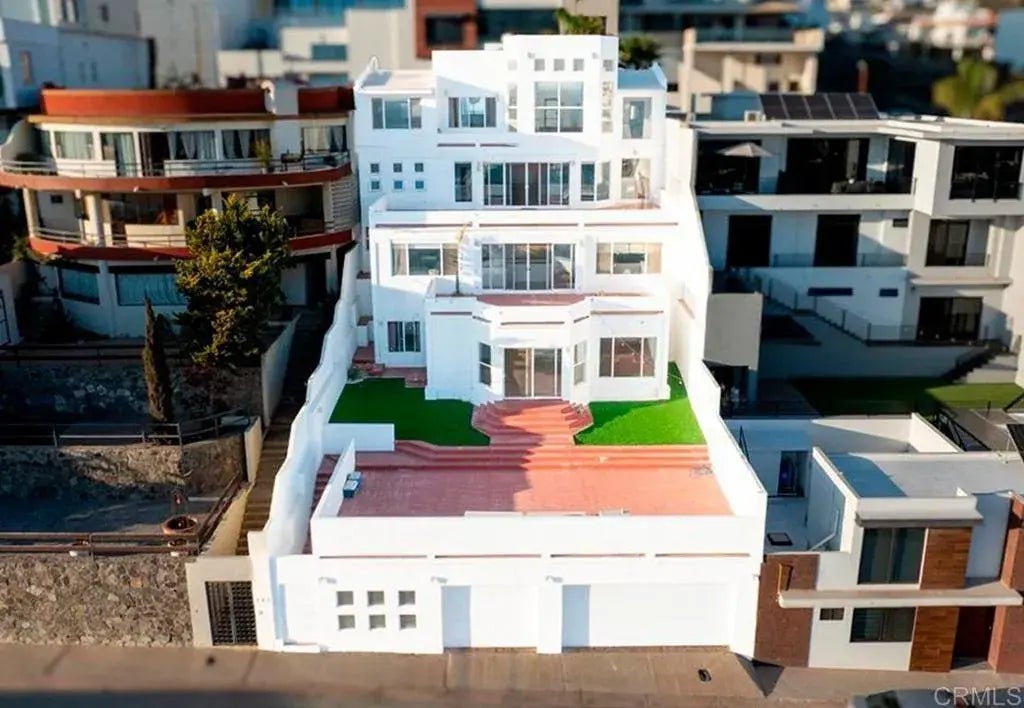 Photo of Listing #PTP2508330