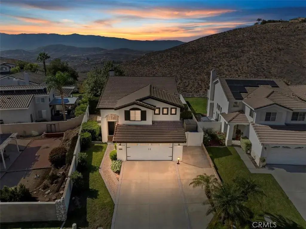 18180 Lakepointe Drive, Riverside