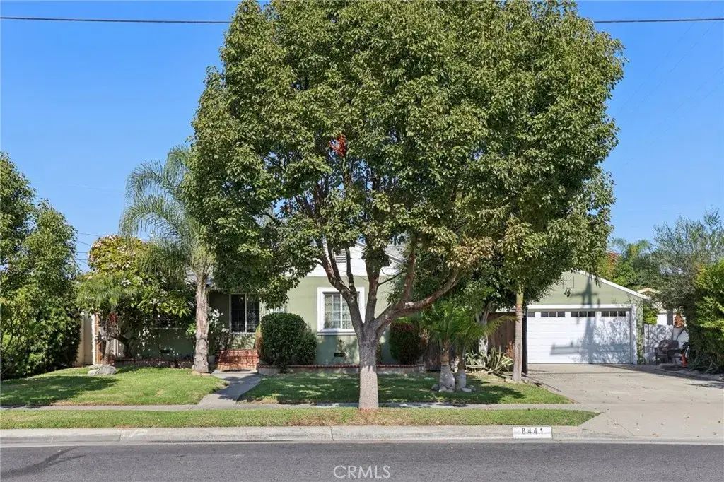 8441 Alameda, Downey