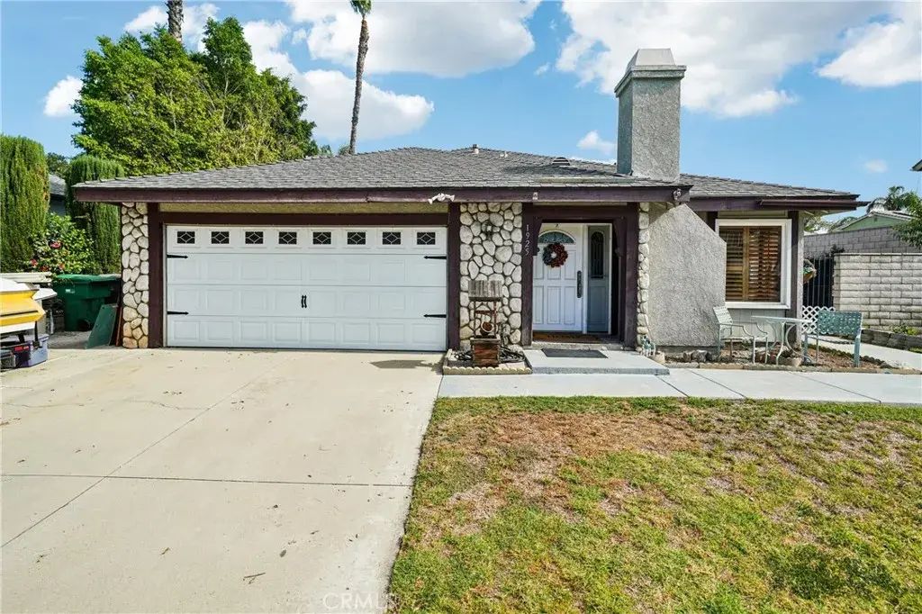 1925 S Starfire Avenue, Corona