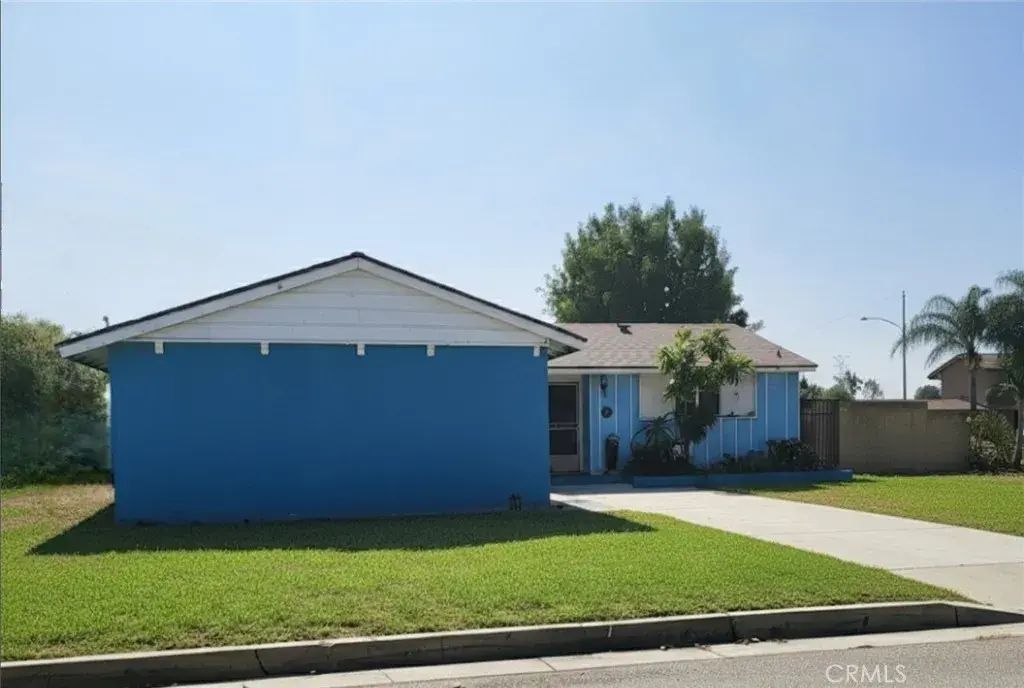 5724 N Galanto, Azusa