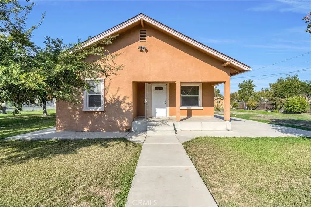 1140 W King, Tulare