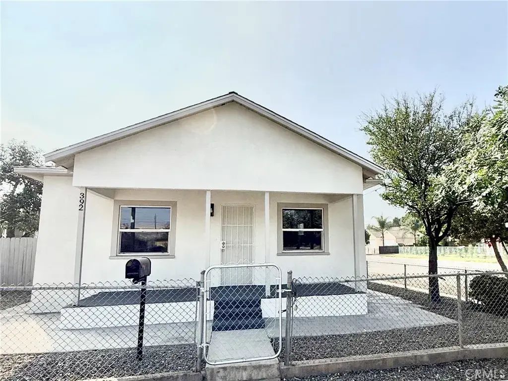 392 W L, Colton