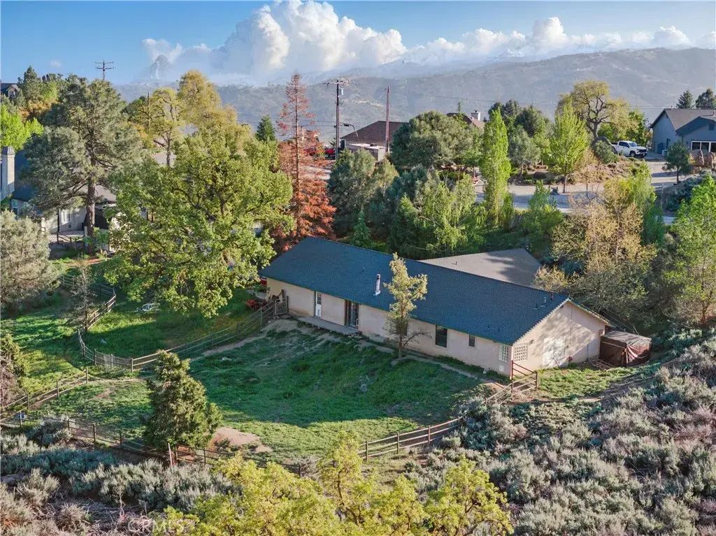 24980 Sunset Way, Tehachapi