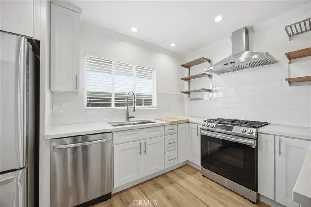 241 S Barrington Avenue B4, Los Angeles