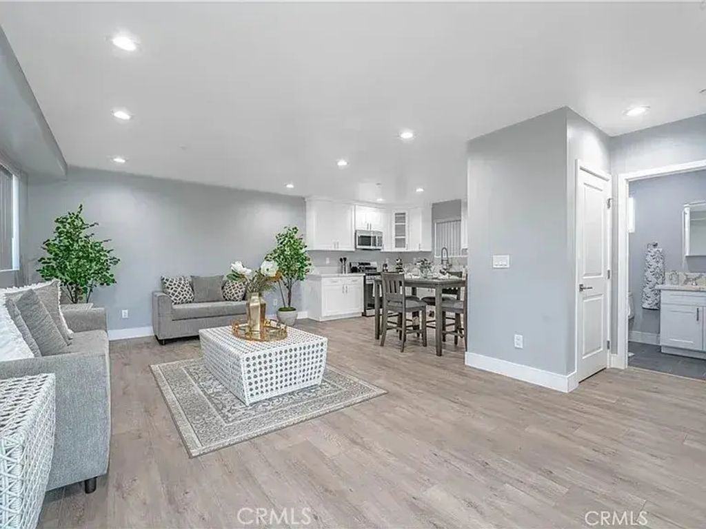 232 East Gage Avenue, Los Angeles
