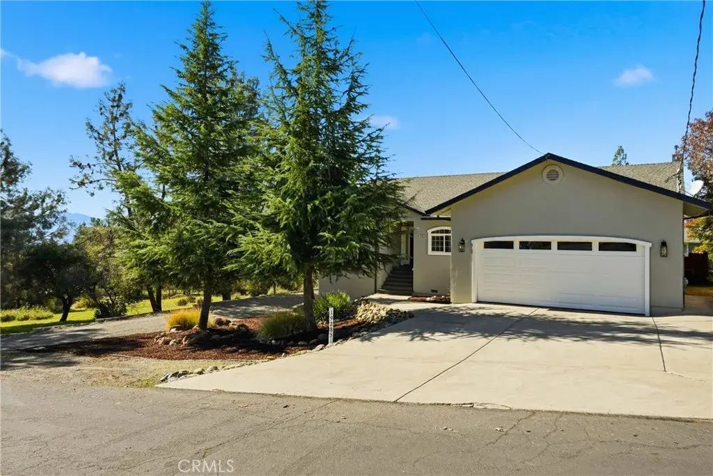 19285 Ravenhill, Hidden Valley Lake