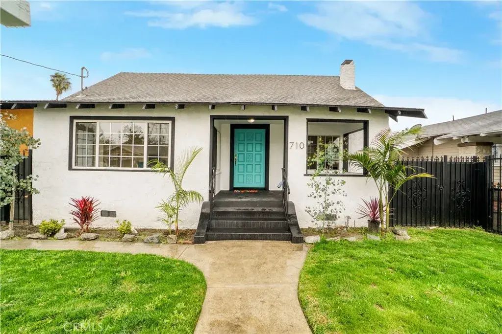 710 W 49th Place, Los Angeles