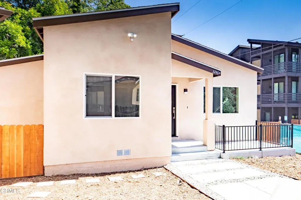 3246 Altura Avenue A, Glendale