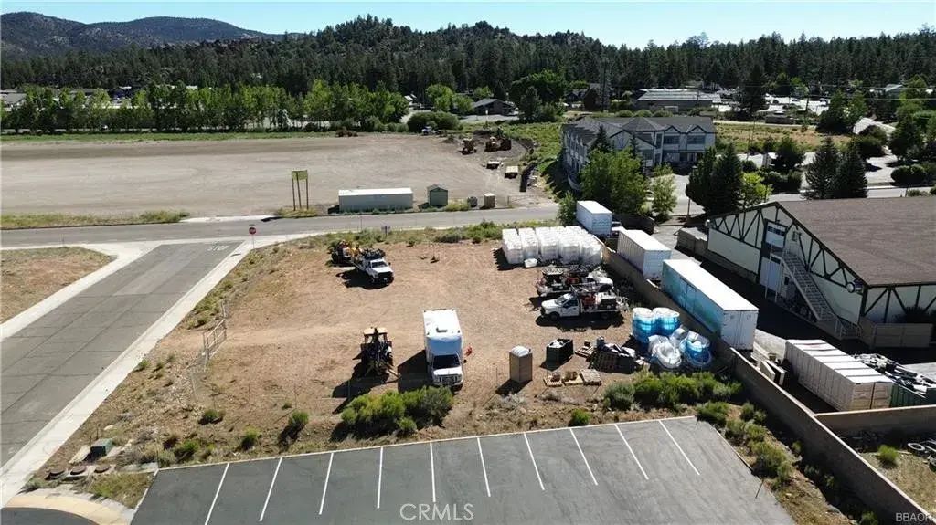100 Business Center, Big Bear Lake
