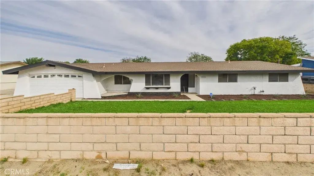 5726 Marlatt, Jurupa Valley