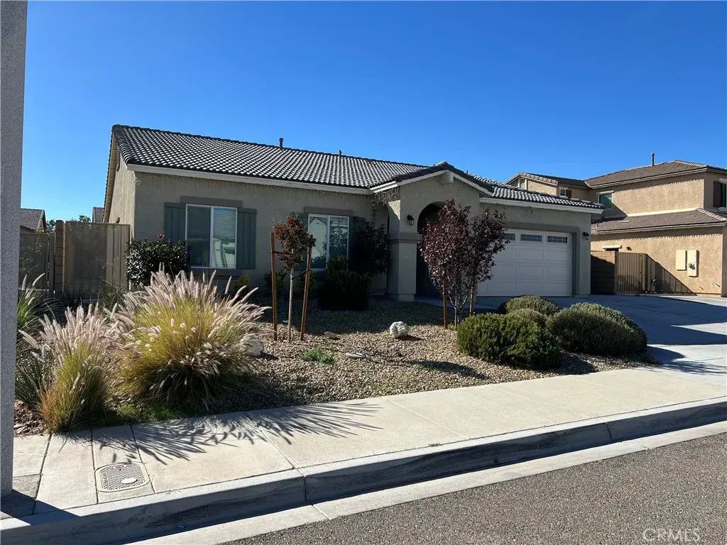 13311 Via Del Lago, Victorville