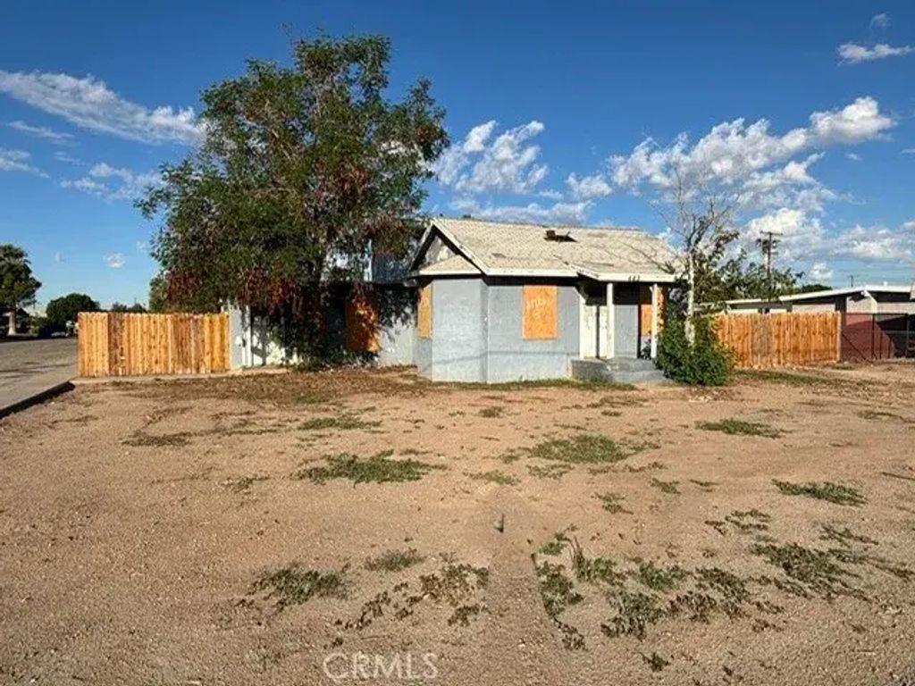 449 N 7th, Blythe