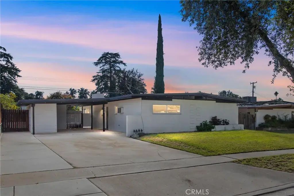 1326 Campus, Redlands