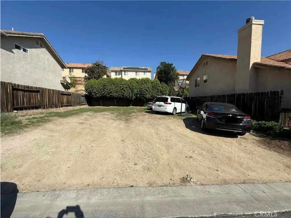 11852 N Birch Grove, Sylmar