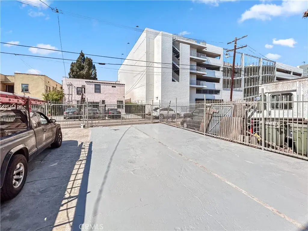 825 W 40th Pl,, Los Angeles