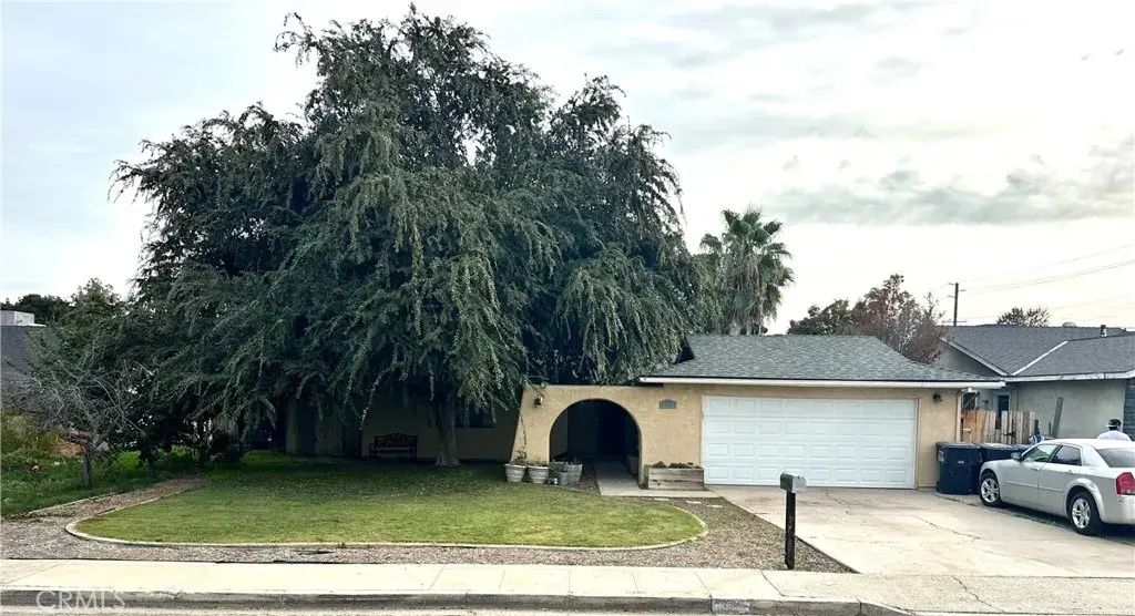 1928 S Linwood Street, Visalia