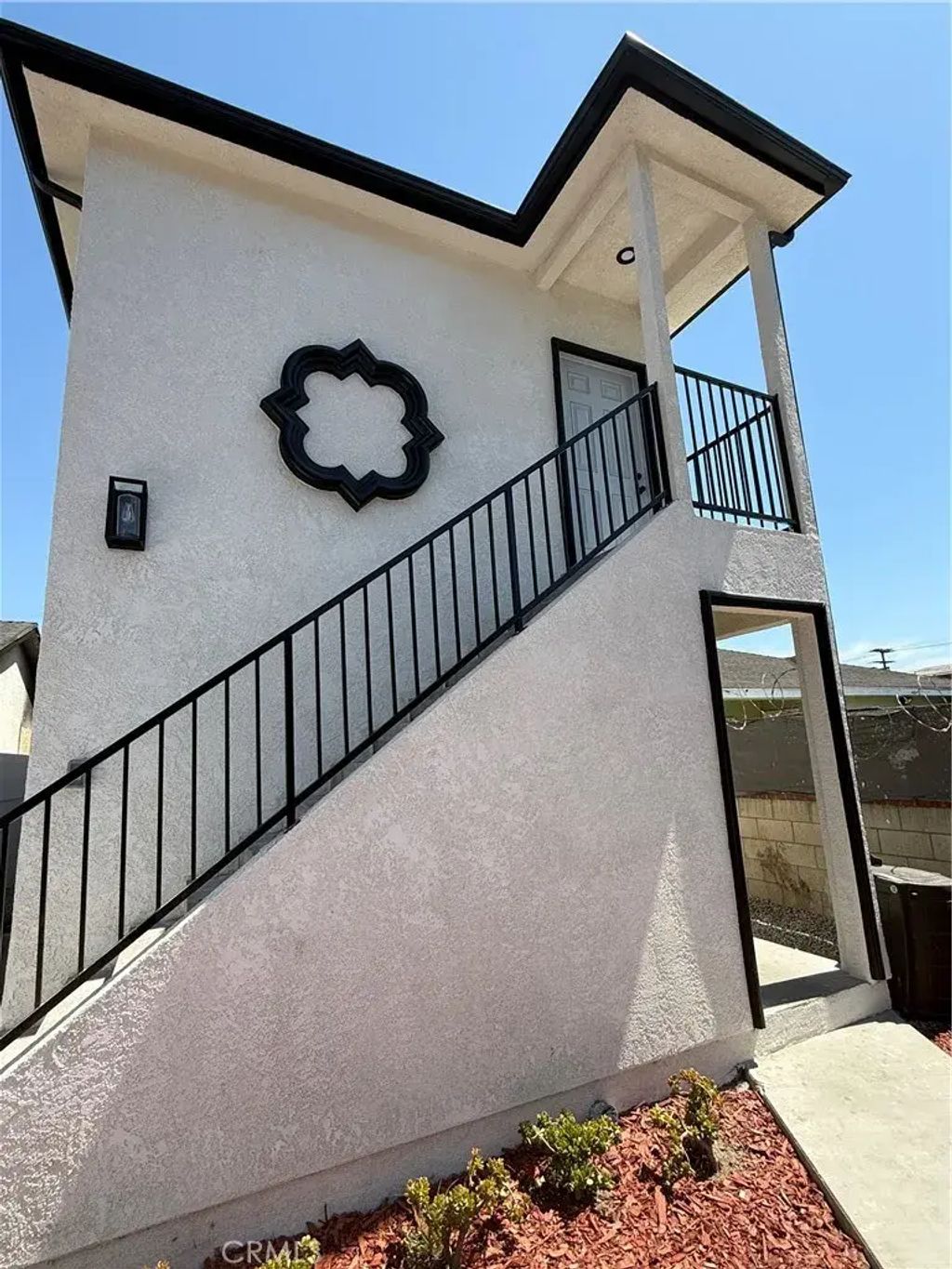 8618 Graham, Los Angeles