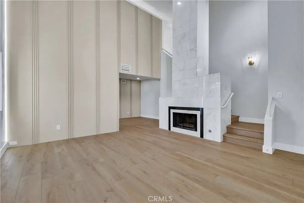 3372 Rowena, Los Angeles