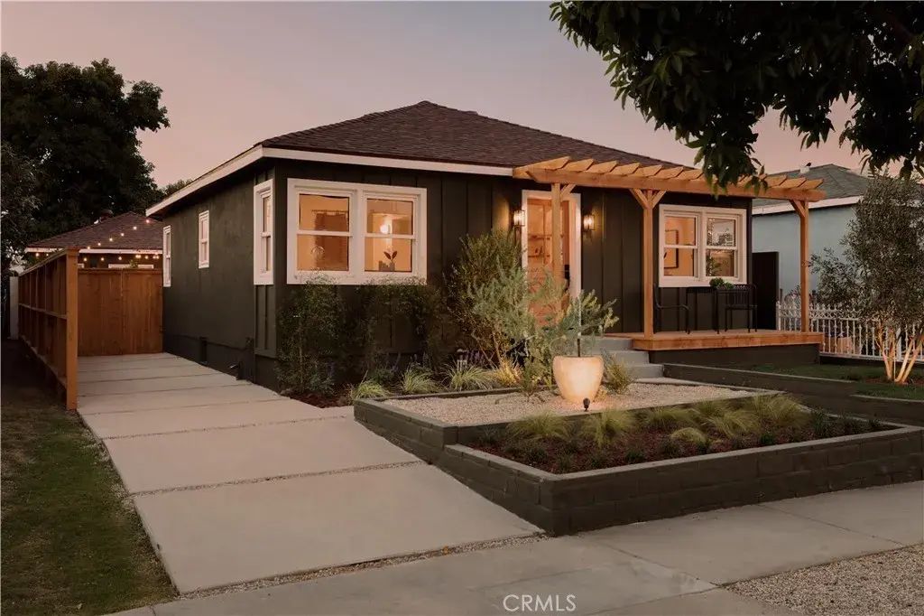 2355 Gatewood Street, Los Angeles