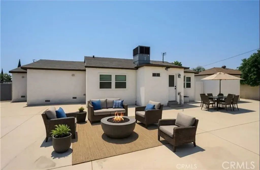 8302 Webb Avenue, Sun Valley