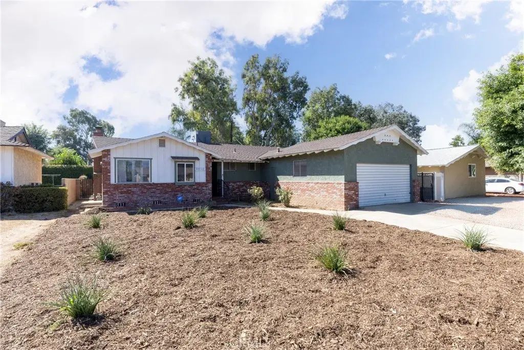 9810 Sharon, Riverside