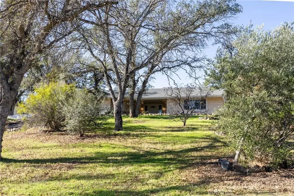 41443 Roaring River Court, Coarsegold