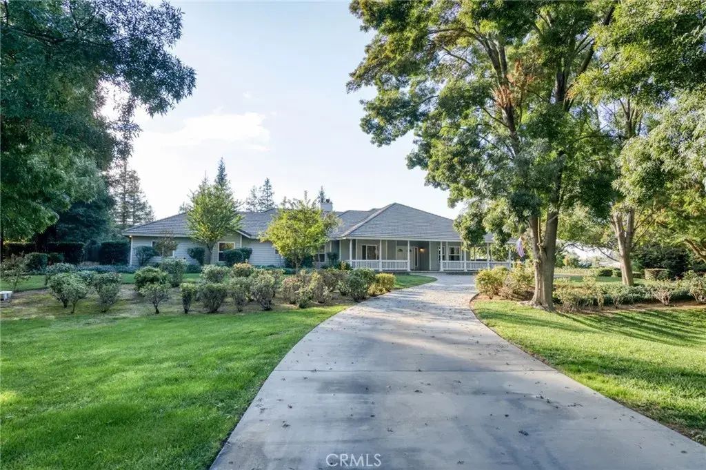 6605 N Blackhawk Lane, Fresno