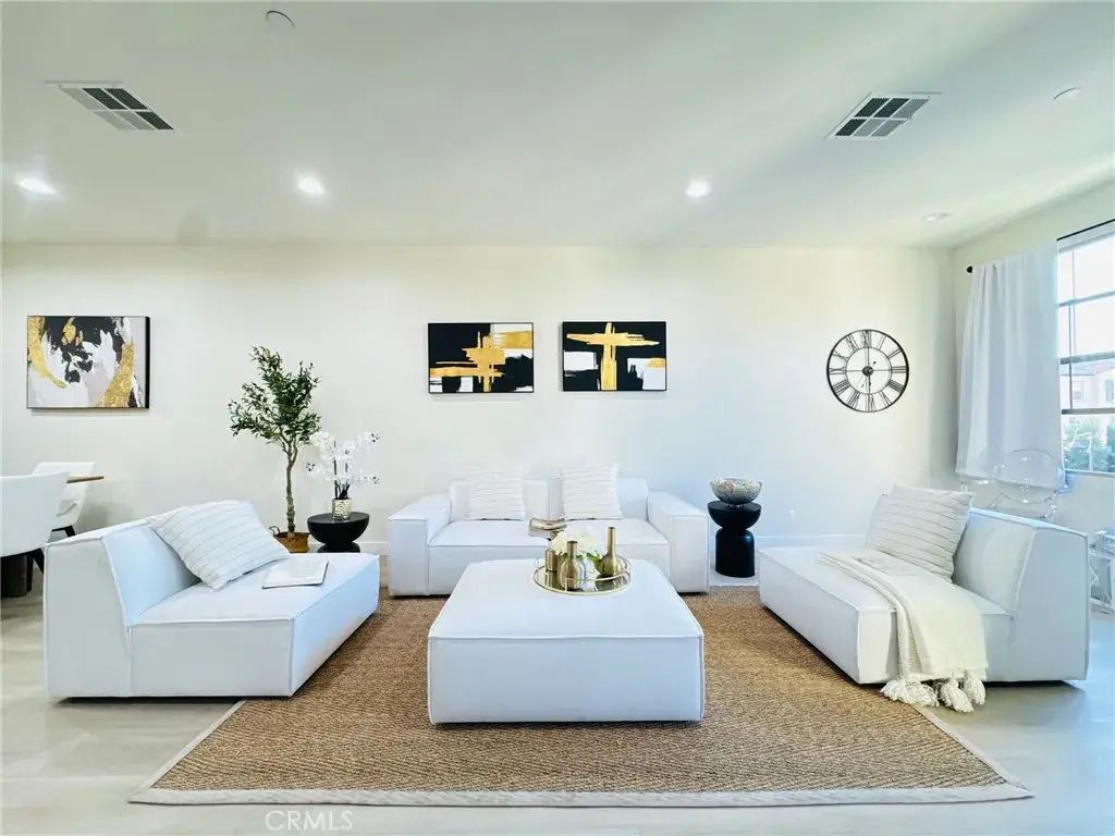 52 Capricorn, Irvine