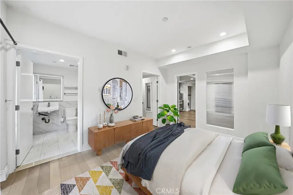 2939 Leeward Avenue 311, Los Angeles