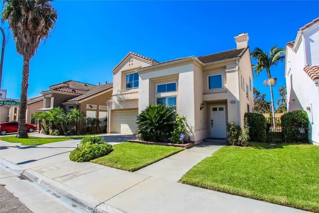 655 Roscoe, Brea