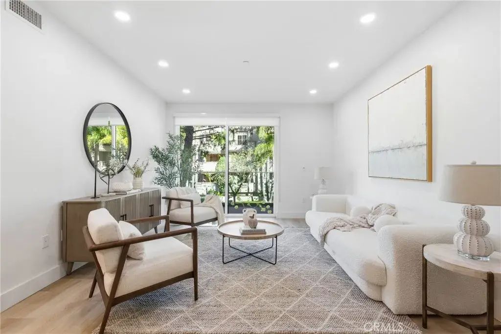 12078 Guerin Street 201, Studio City