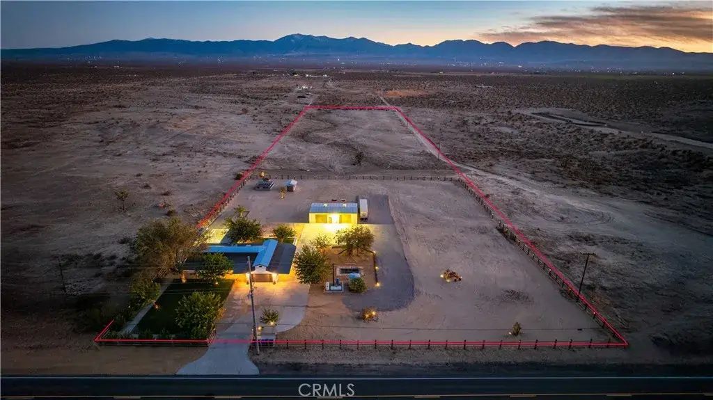 18650 E Palmdale, Palmdale