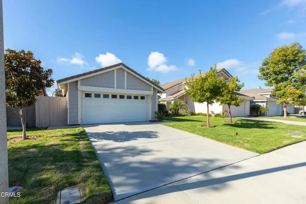 231 Calle Tamega, Camarillo