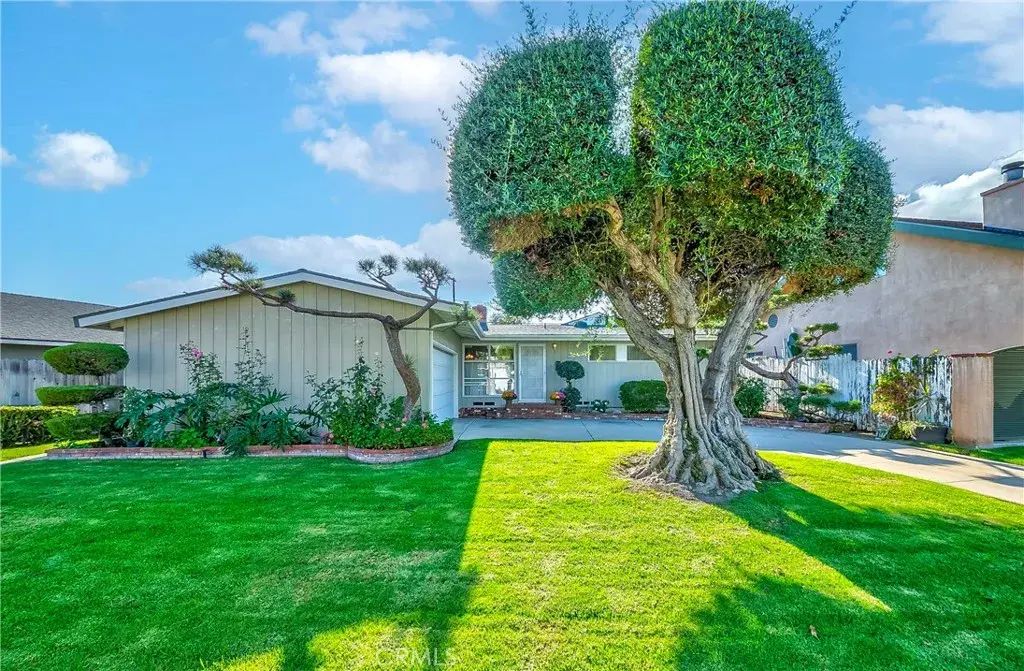 2041 Knoxville Avenue, Long Beach