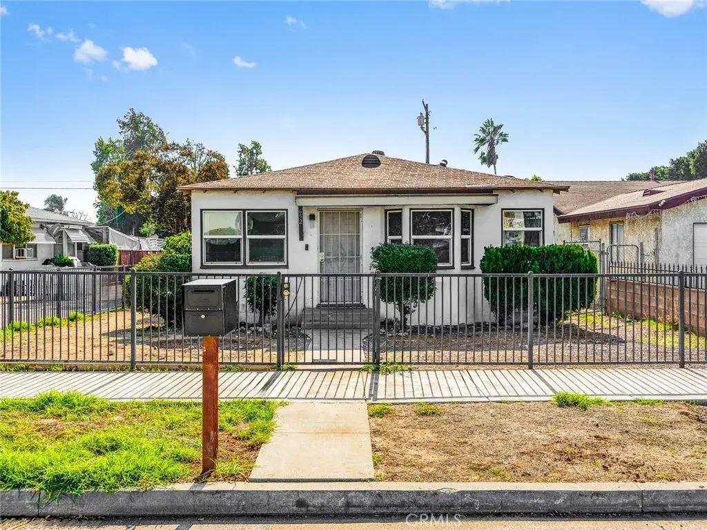 652-654 Lincoln Avenue, Pomona
